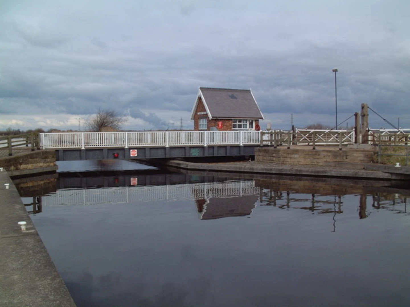 An image depicting the trail Keadby Canal Loop and its surrounding area.