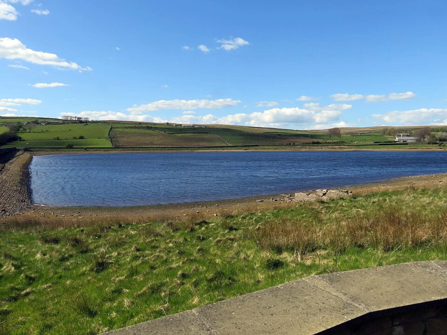 An image depicting the trail Lower Black Moss Reservoir, Pendle Hill, Upper and Lower Ogden Reservoir Loop and its surrounding area.