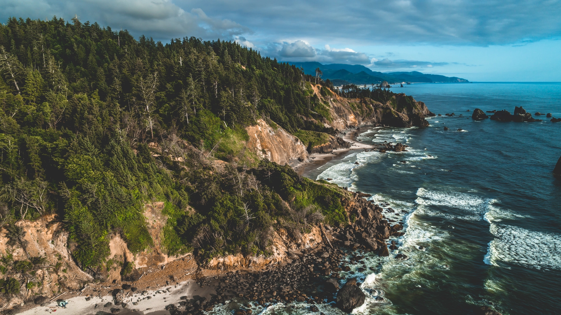 An image depicting the trail Oregon Coast Trail and its surrounding area.
