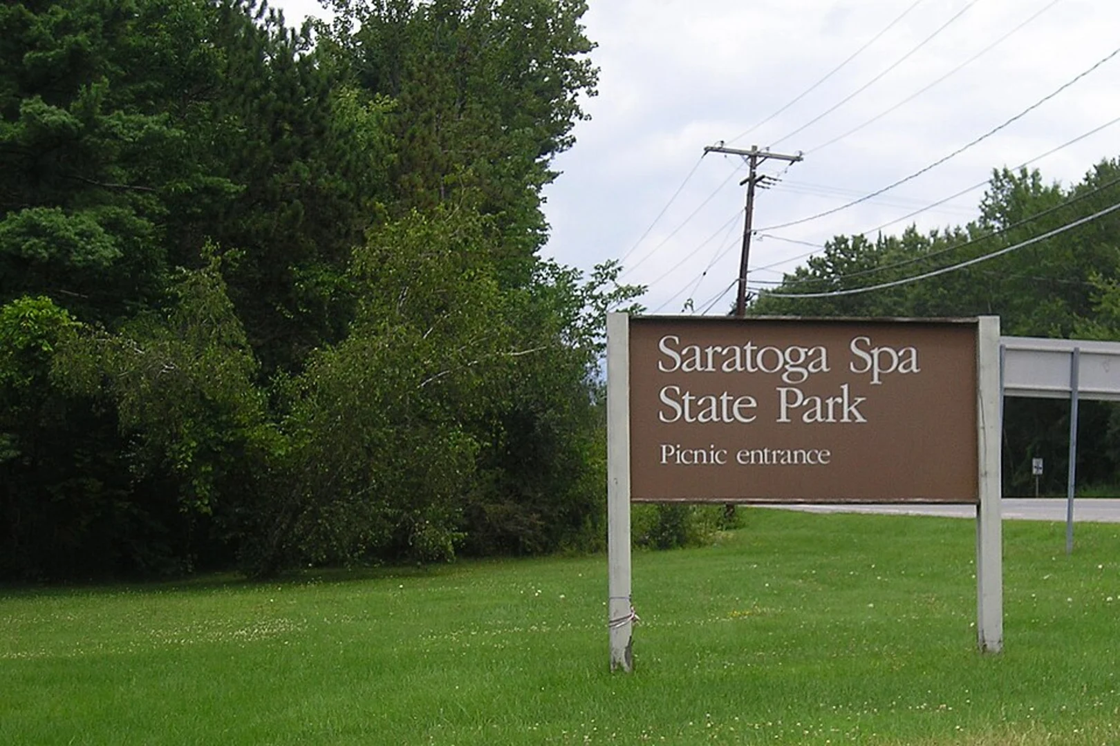 An image depicting the trail Saratoga Spa State Park Loop and its surrounding area.