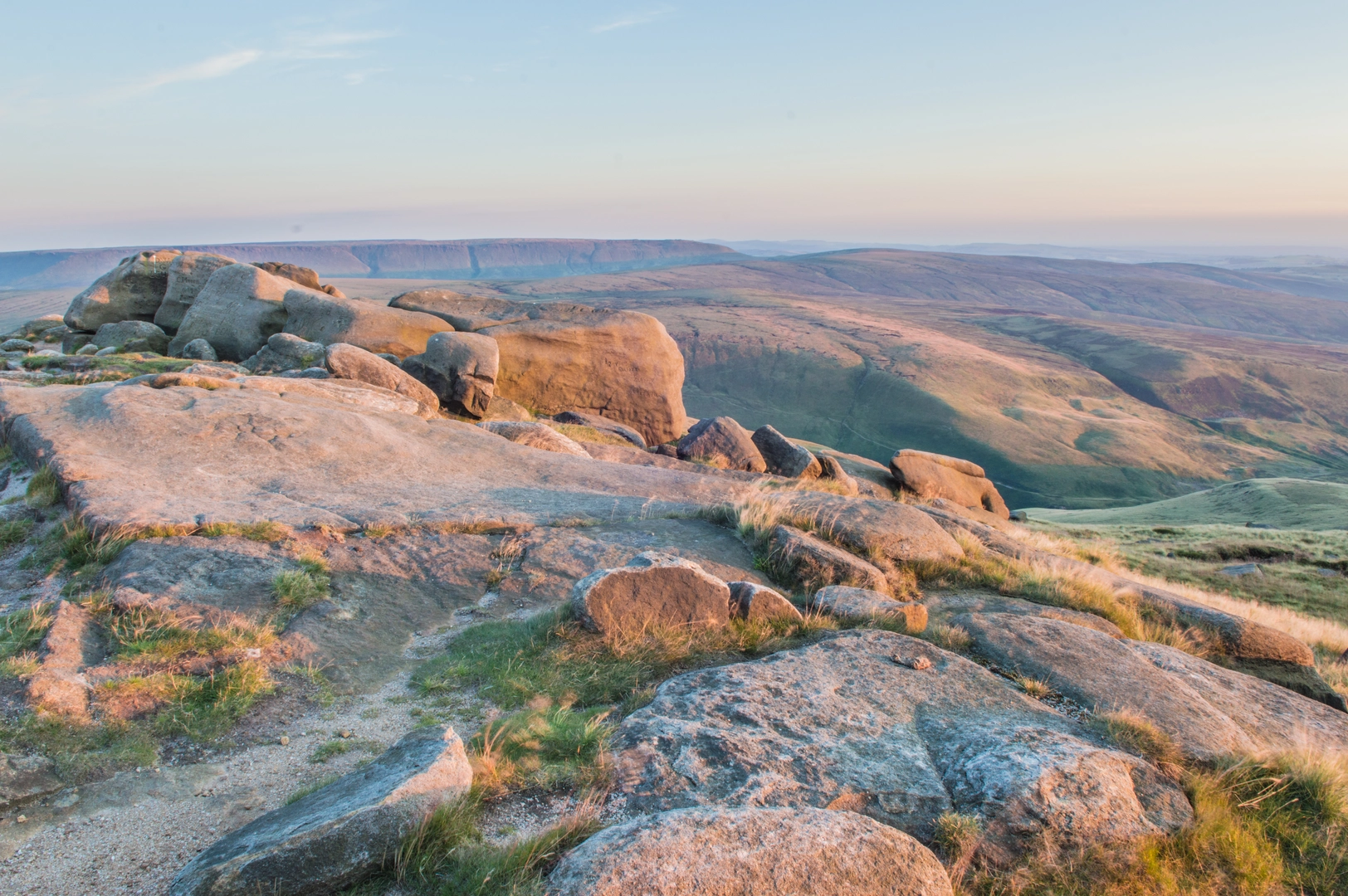 An image depicting the trail Bleaklow Hill via Pennine Way and its surrounding area.