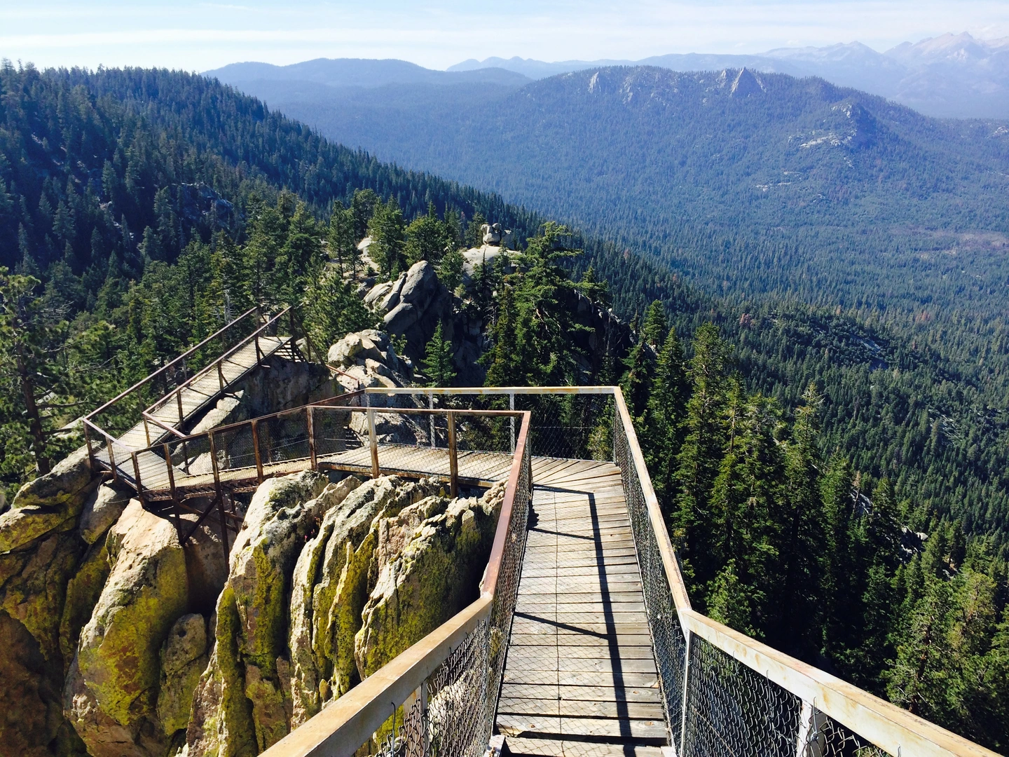 An image depicting the trail The Magician via The Needles Trail and its surrounding area.