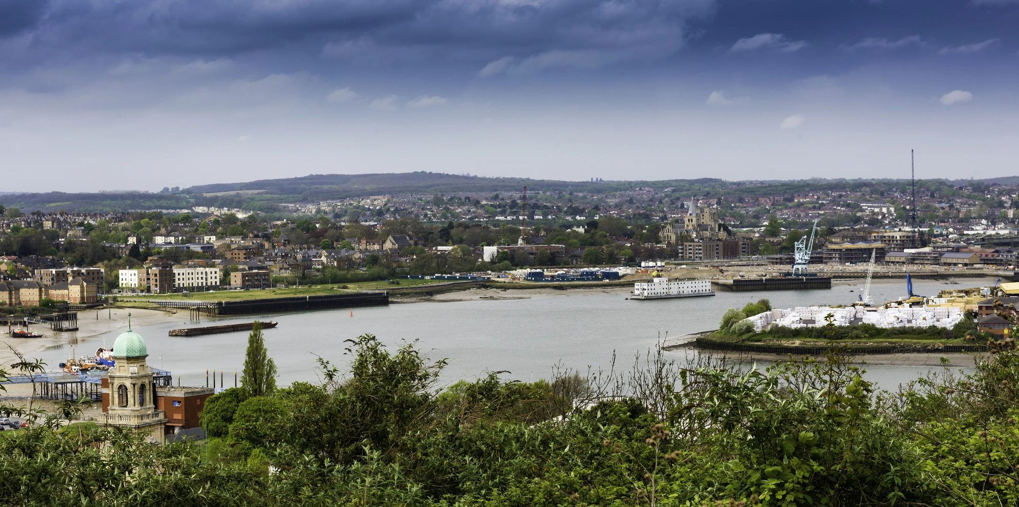 An image depicting the trail Thames Estuary Trail and its surrounding area.