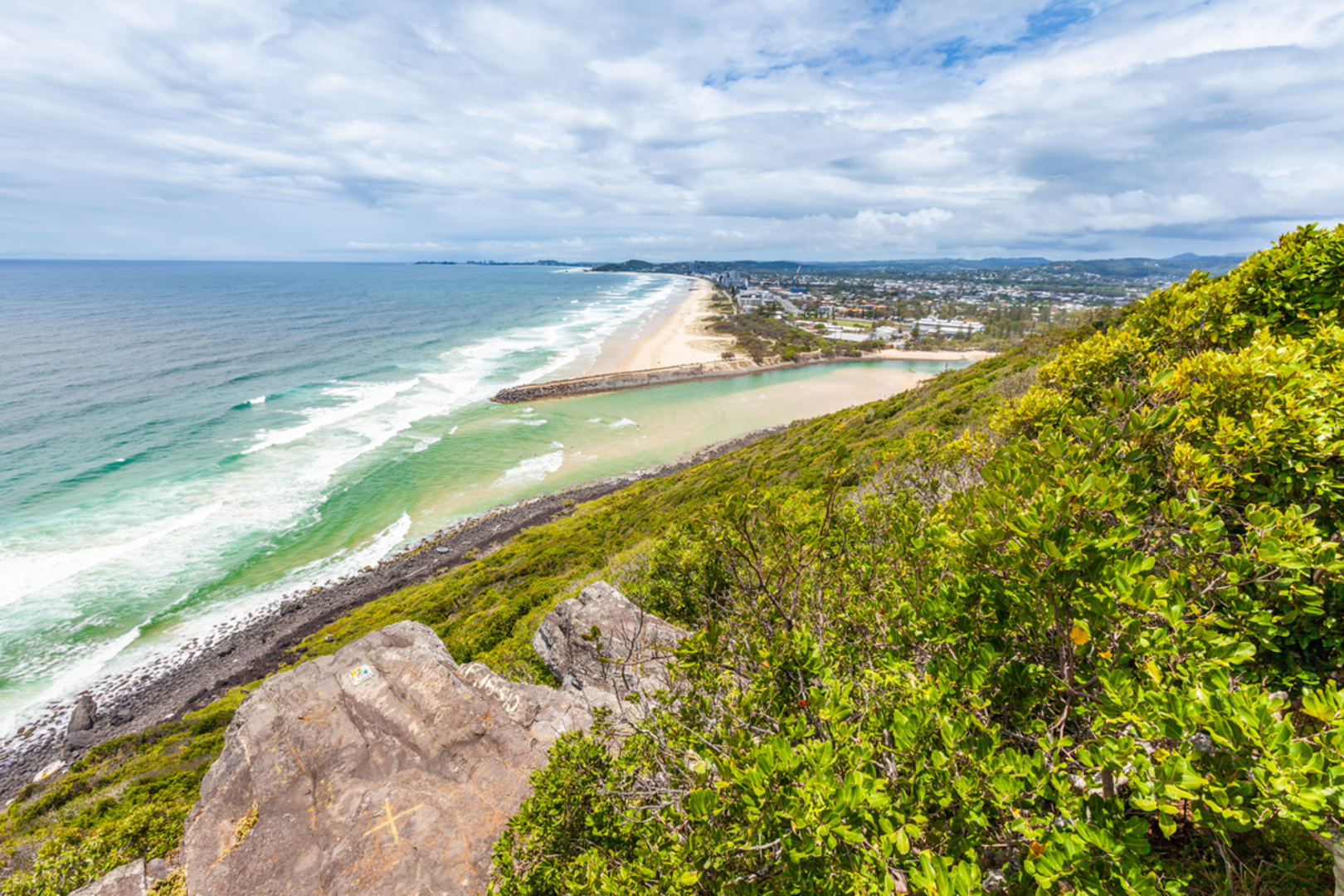 An image depicting the trail Oceanview Track and its surrounding area.