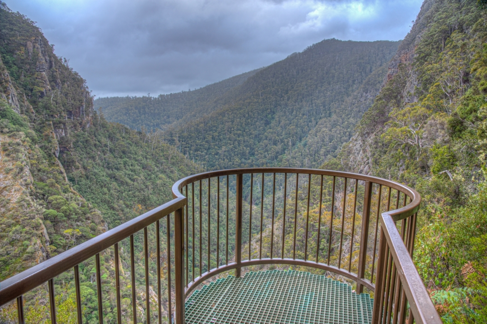 An image depicting the trail Leven Canyon Lookout Walk and its surrounding area.