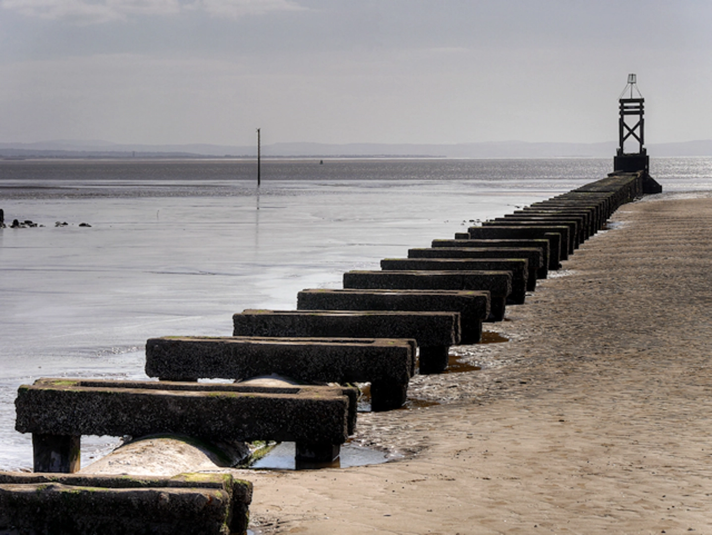An image depicting the trail Crosby Beach Walk and its surrounding area.