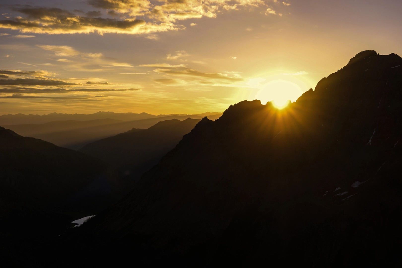An image depicting the trail Pyramid Peak Trail and its surrounding area.