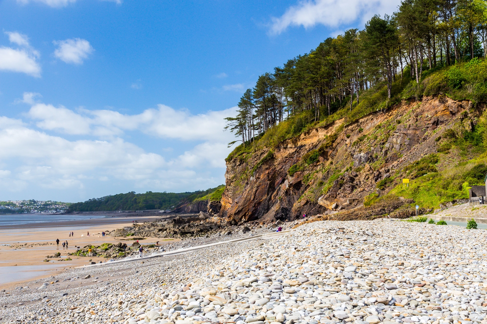 An image depicting the trail Amroth Trail and its surrounding area.
