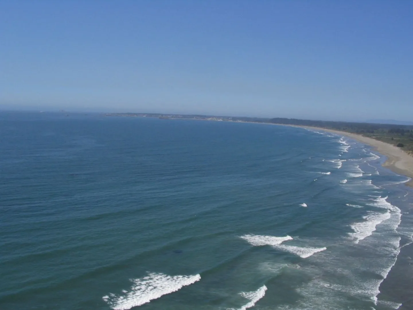 An image depicting the trail Crescent Beach Overlook and its surrounding area.