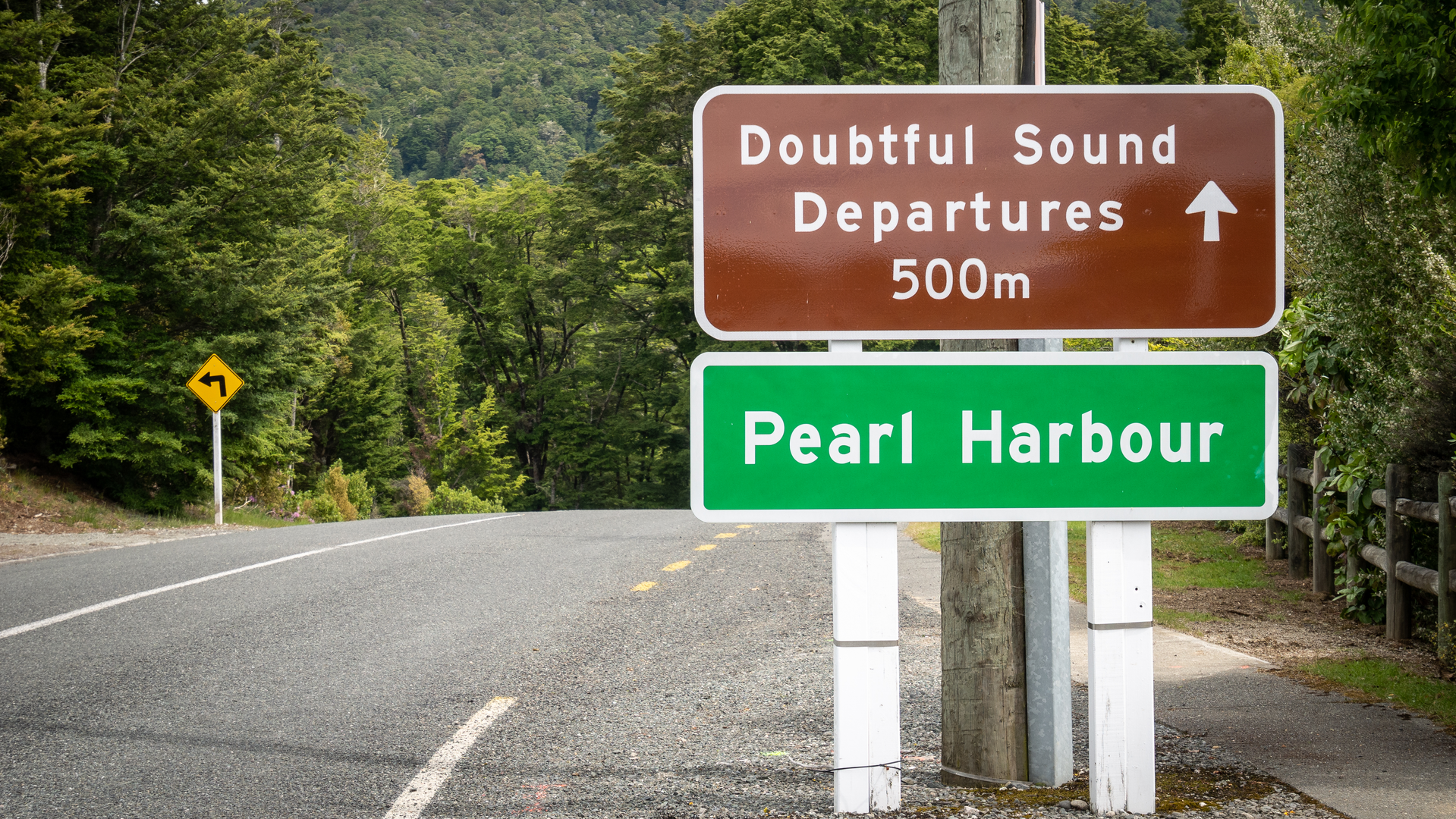 An image depicting the trail Pearl Harbour to Hope Arm Track and its surrounding area.