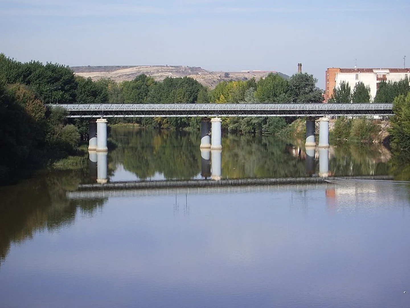 An image depicting the trail Iron Bridge Trail PR BA 178 and its surrounding area.