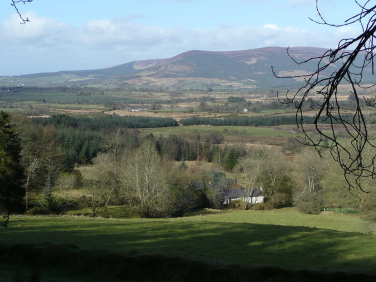 An image depicting the trail Keadeen and Slievemaan Mountain Walk and its surrounding area.