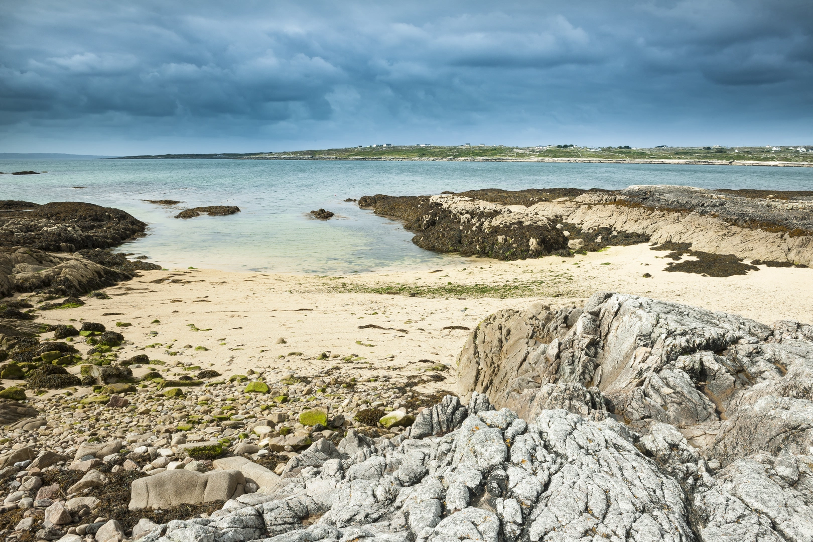 An image depicting the trail Siuloidi na Ceathrun Rua - Trail 3 An Fhaithche and its surrounding area.