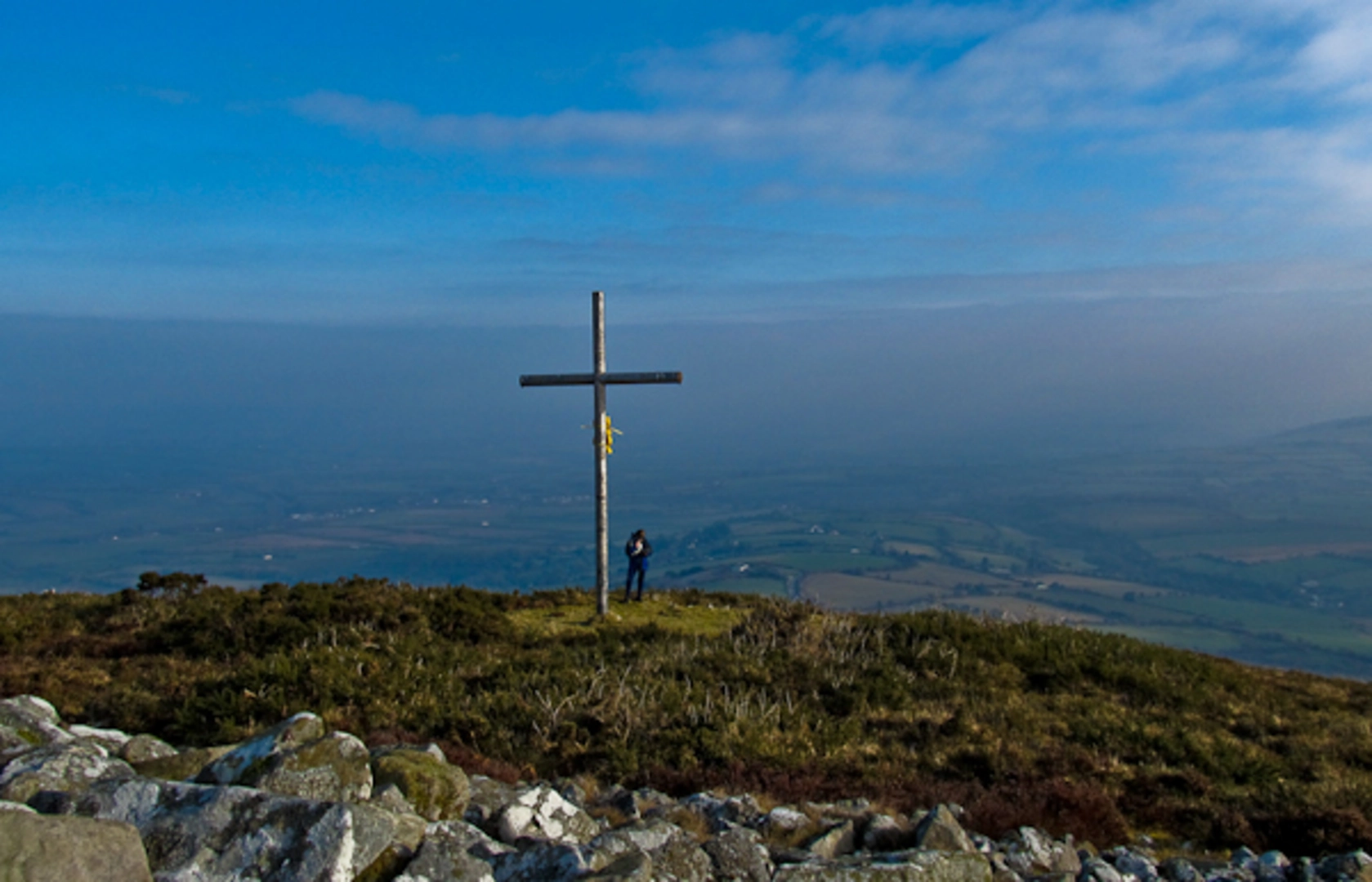 An image depicting the trail Mount Hillary - Knightfield Loop and its surrounding area.