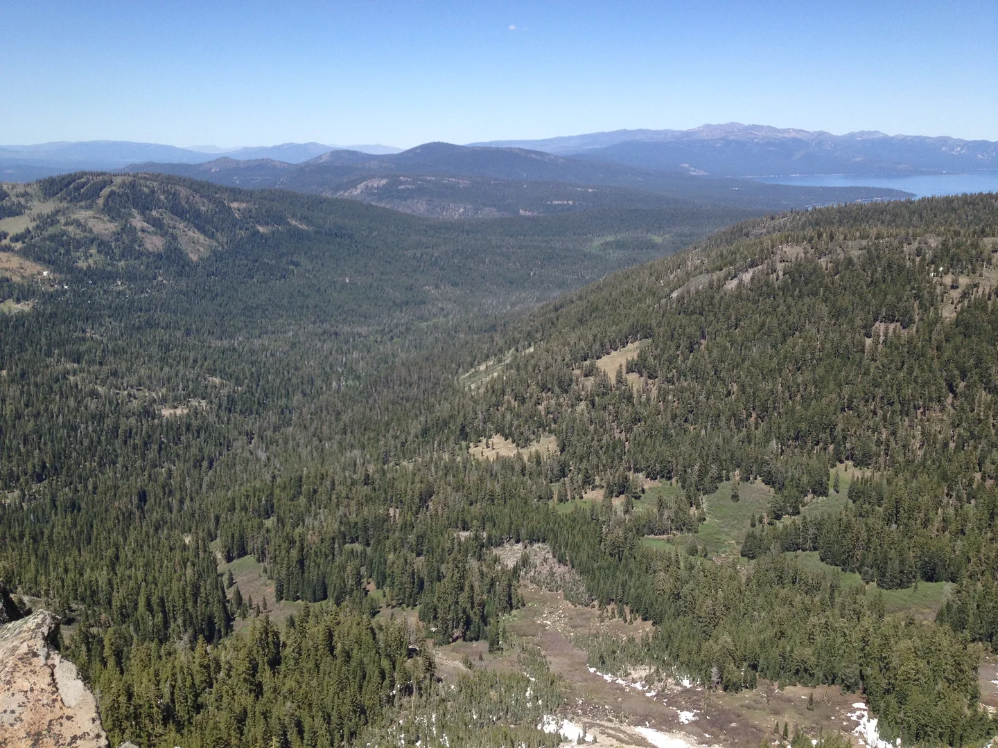 An image depicting the trail Granite Chief Trail - Chamonix Place and its surrounding area.