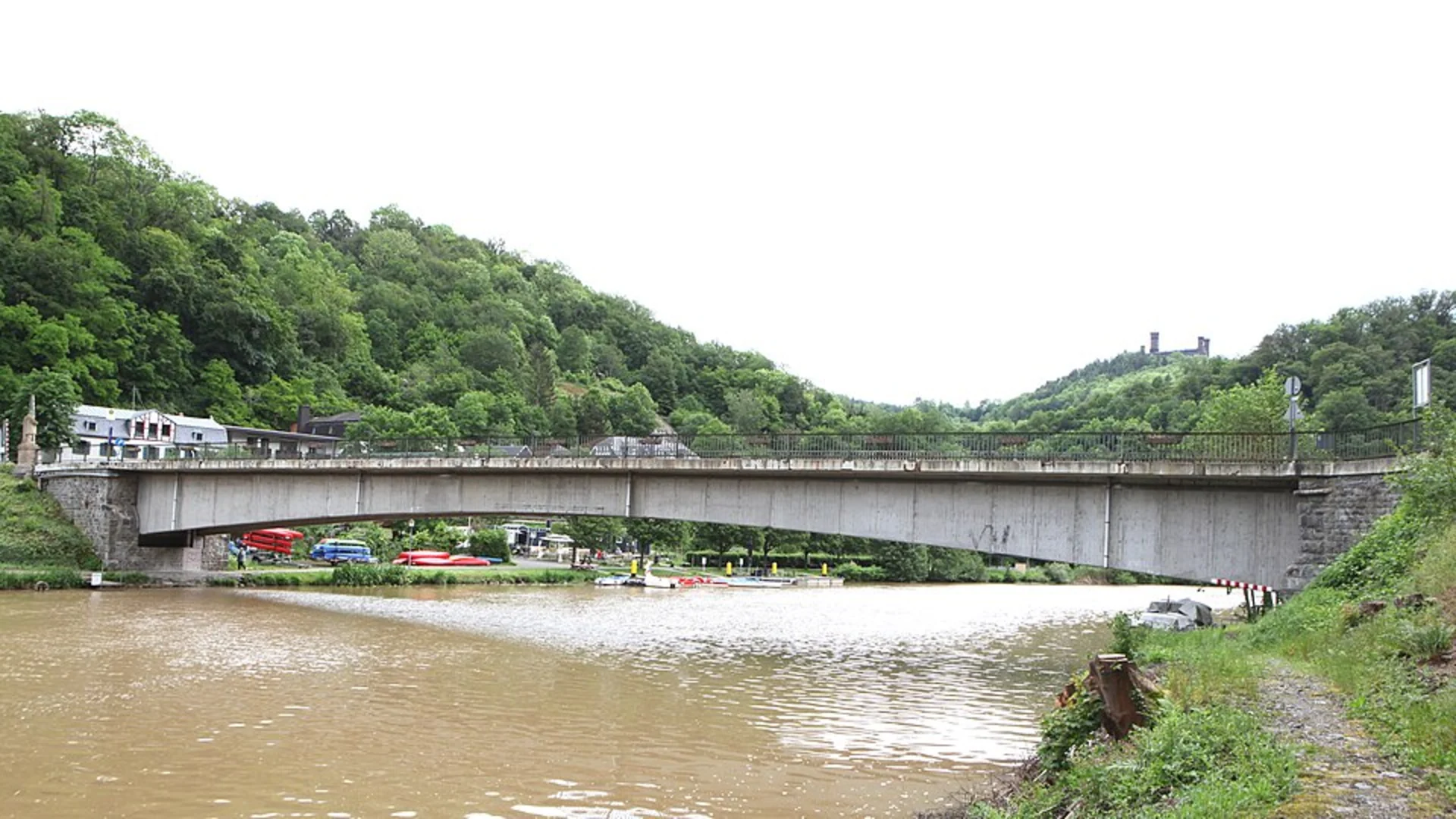 An image depicting the trail Limburg an der Lahn to Balduinstein Walk via Hessenweg 1 and its surrounding area.