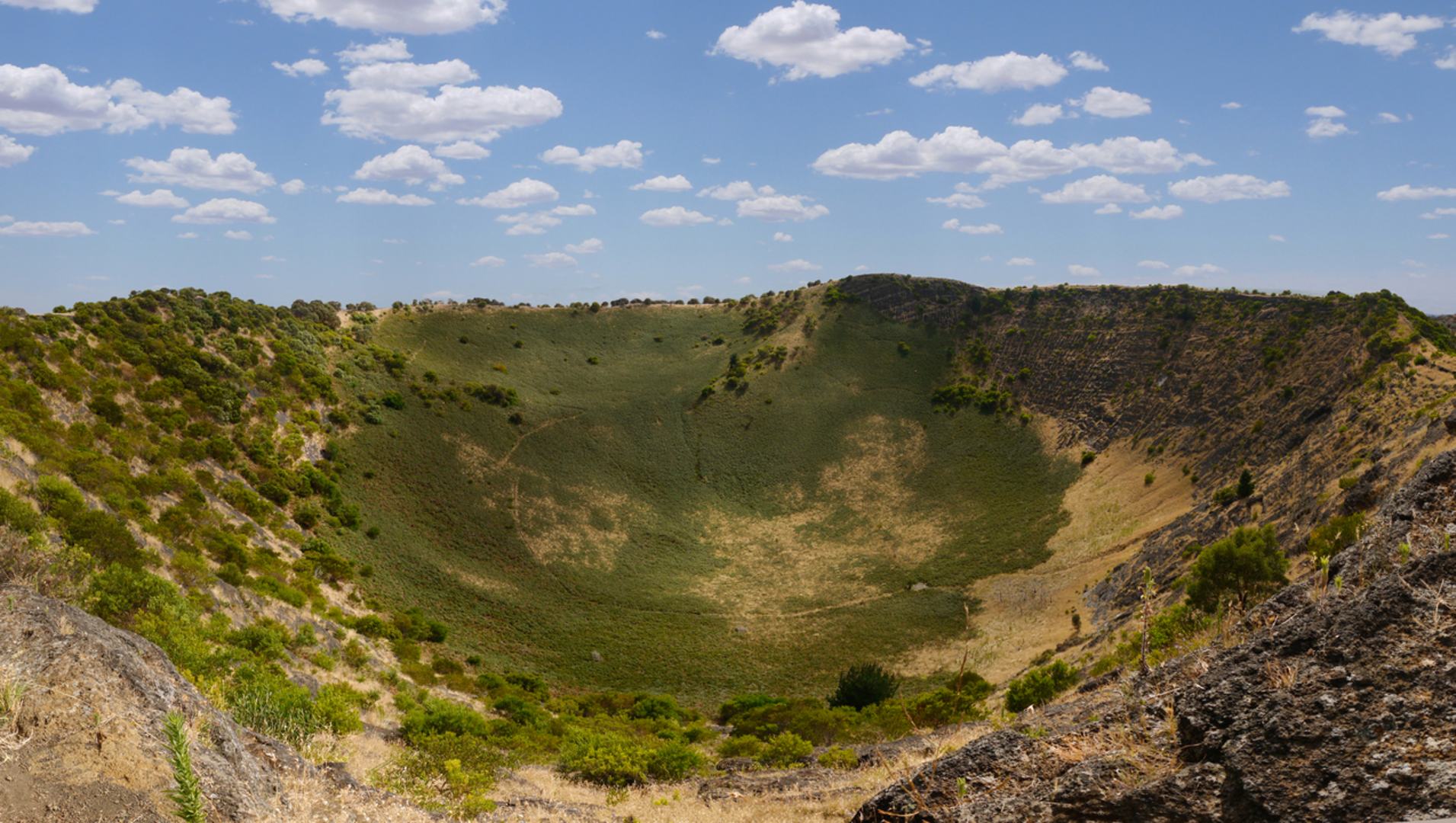 An image depicting the trail Mt Schank – Crater Rim Walk and its surrounding area.