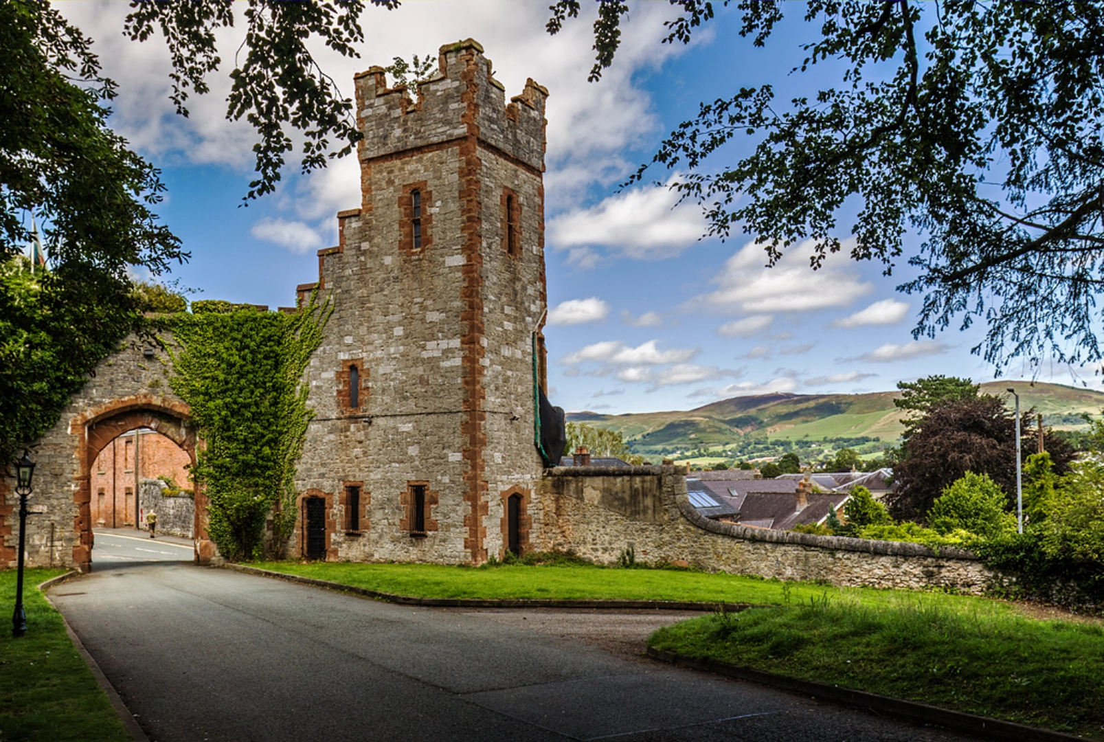 An image depicting the trail Ruthin Castle Loop and its surrounding area.