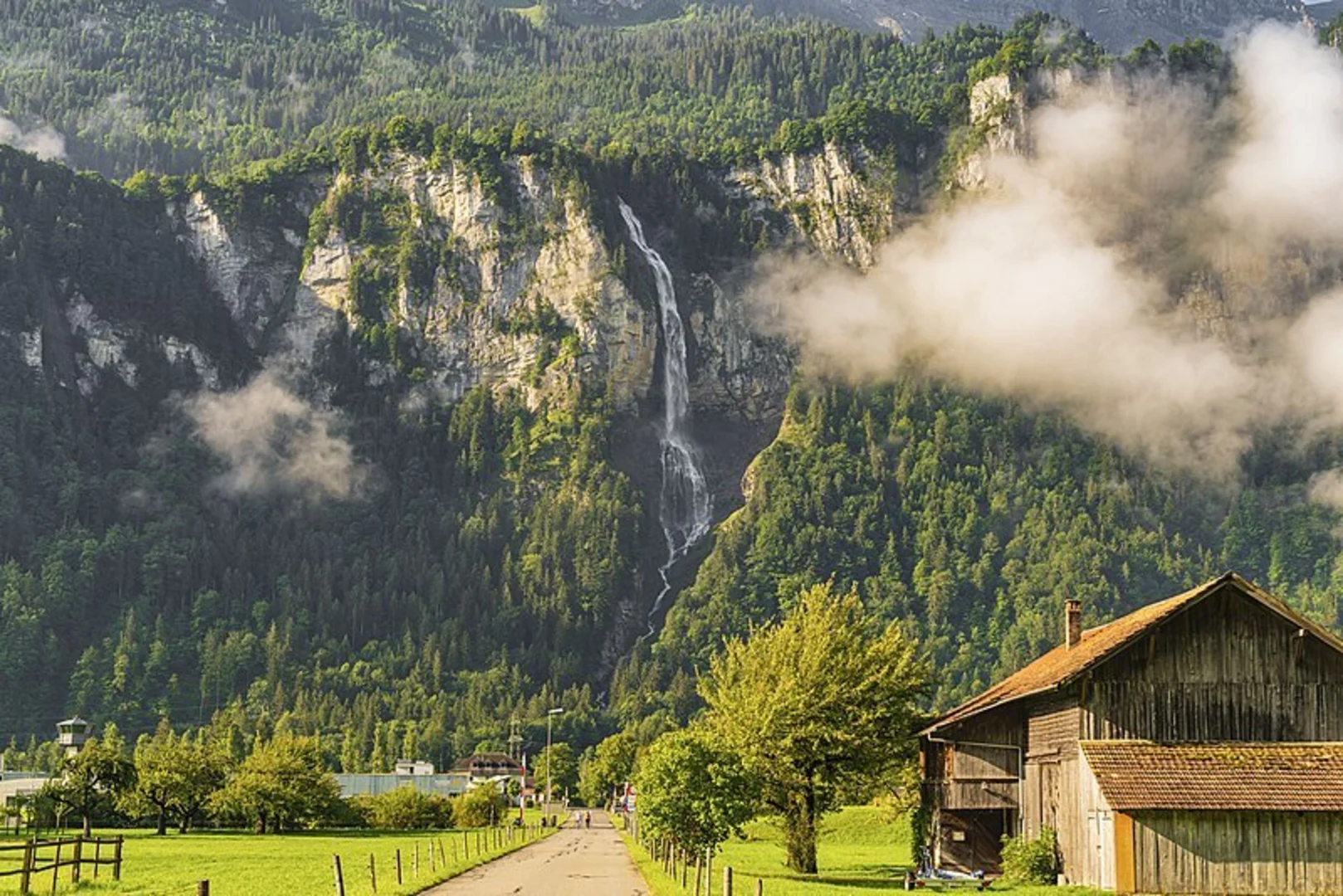An image depicting the trail Source of the Aare and its surrounding area.