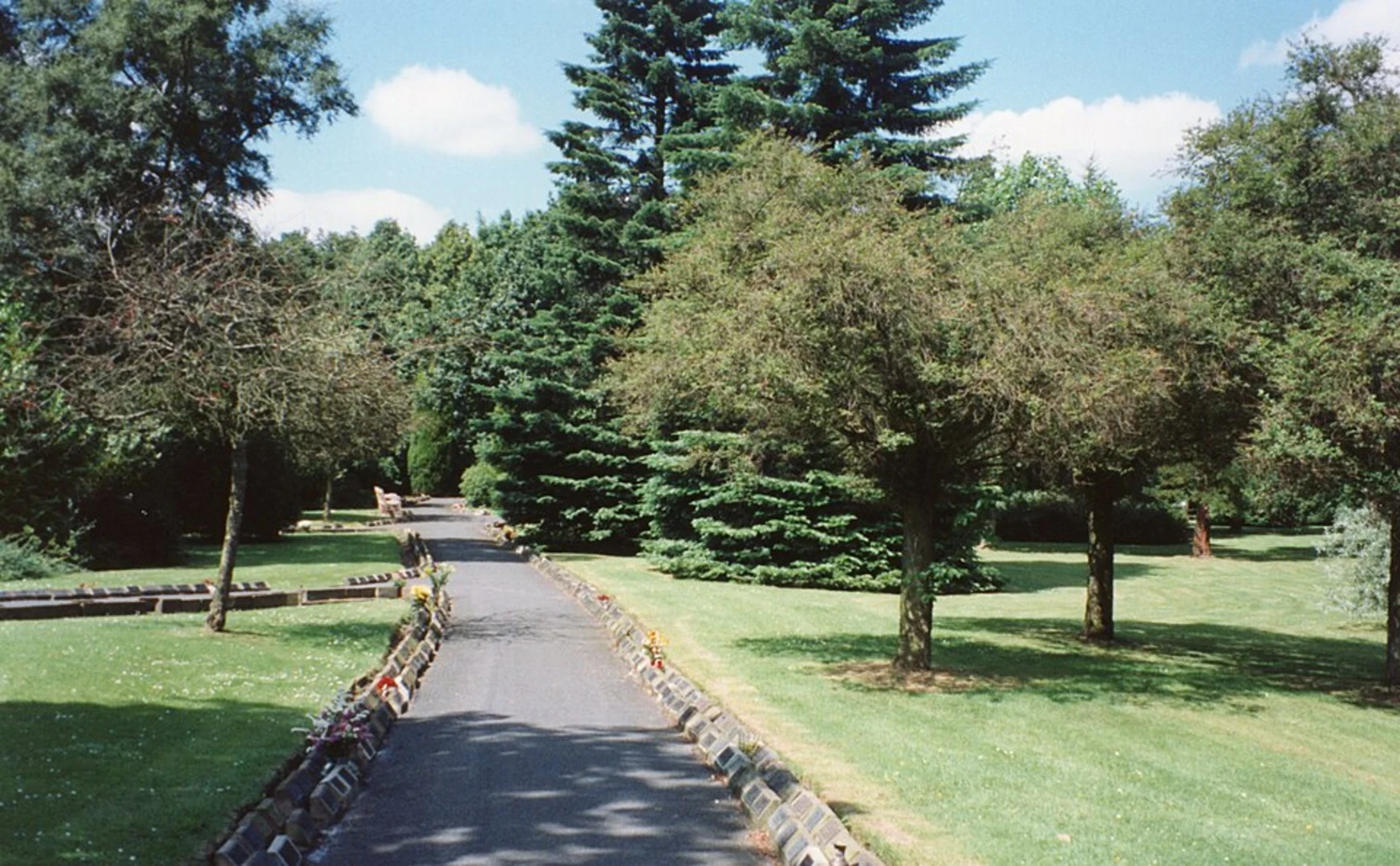 An image depicting the trail Doffcocker Lodge and Overdale Crematorium Loop and its surrounding area.