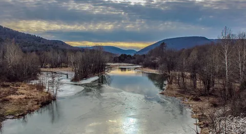 Crooked Creek Lake Trail