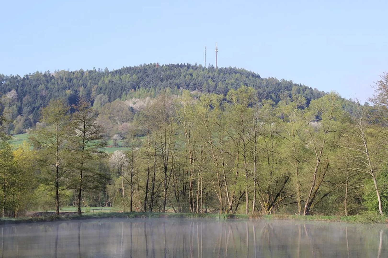 An image depicting the trail Talweg, Schlotterhofweg and Kriegsweg Loop and its surrounding area.