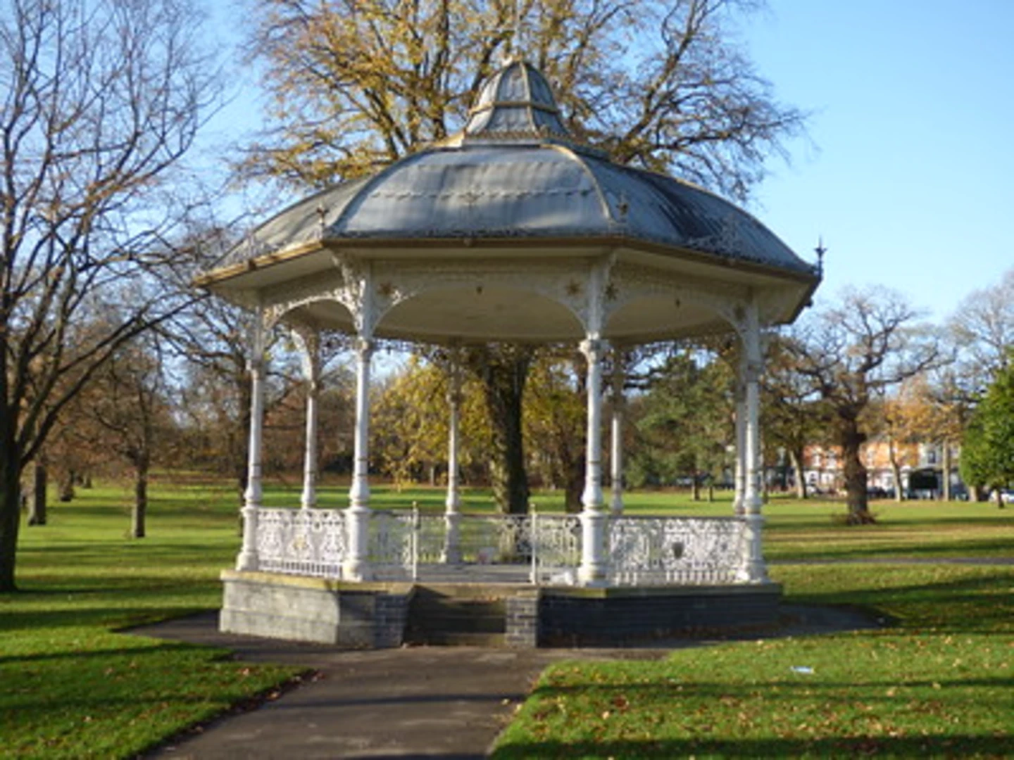 An image depicting the trail Warley Woods Park and Lightwoods Park Loop and its surrounding area.