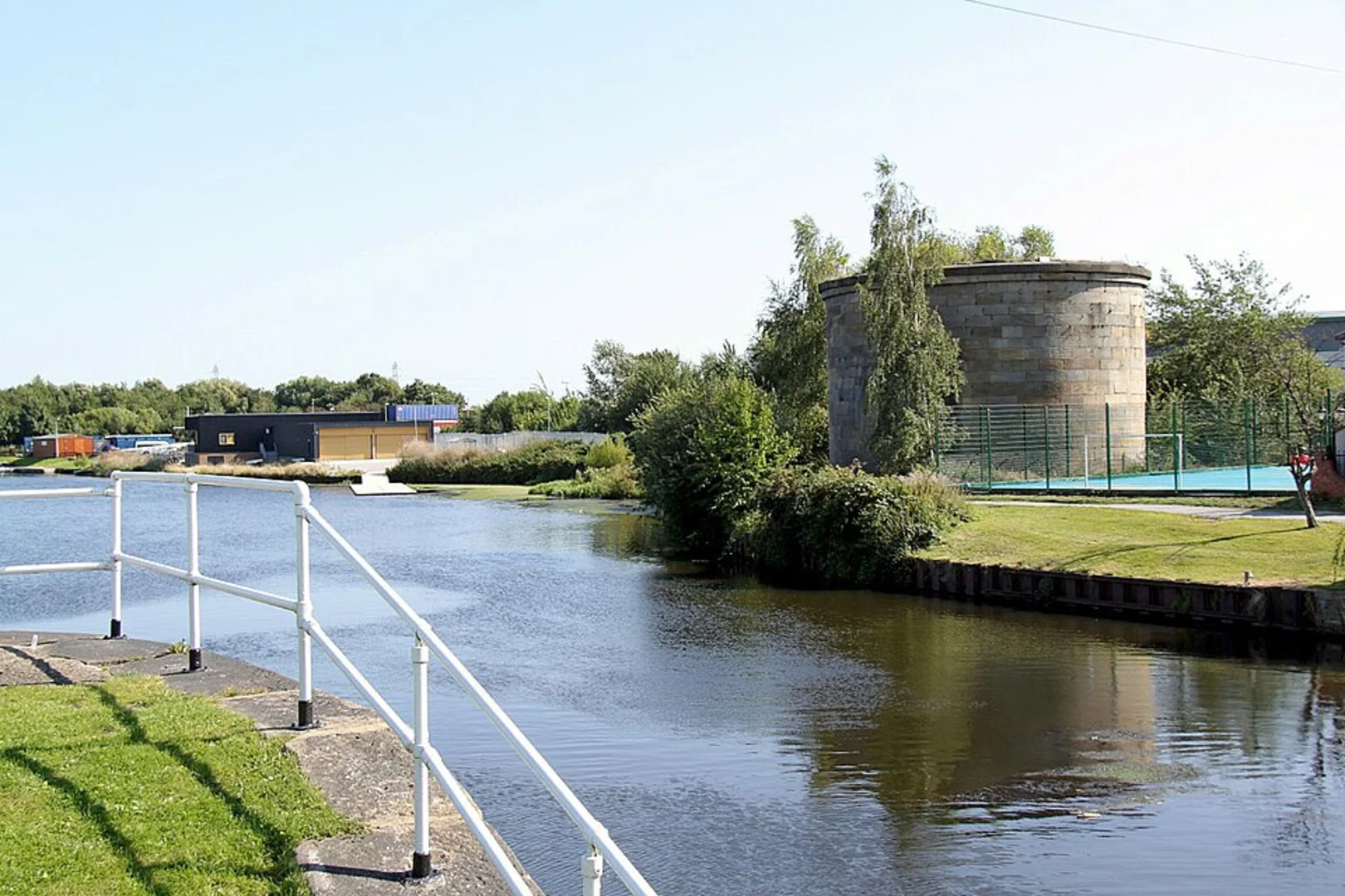 An image depicting the trail Aire and Calder Navigation Loop and its surrounding area.