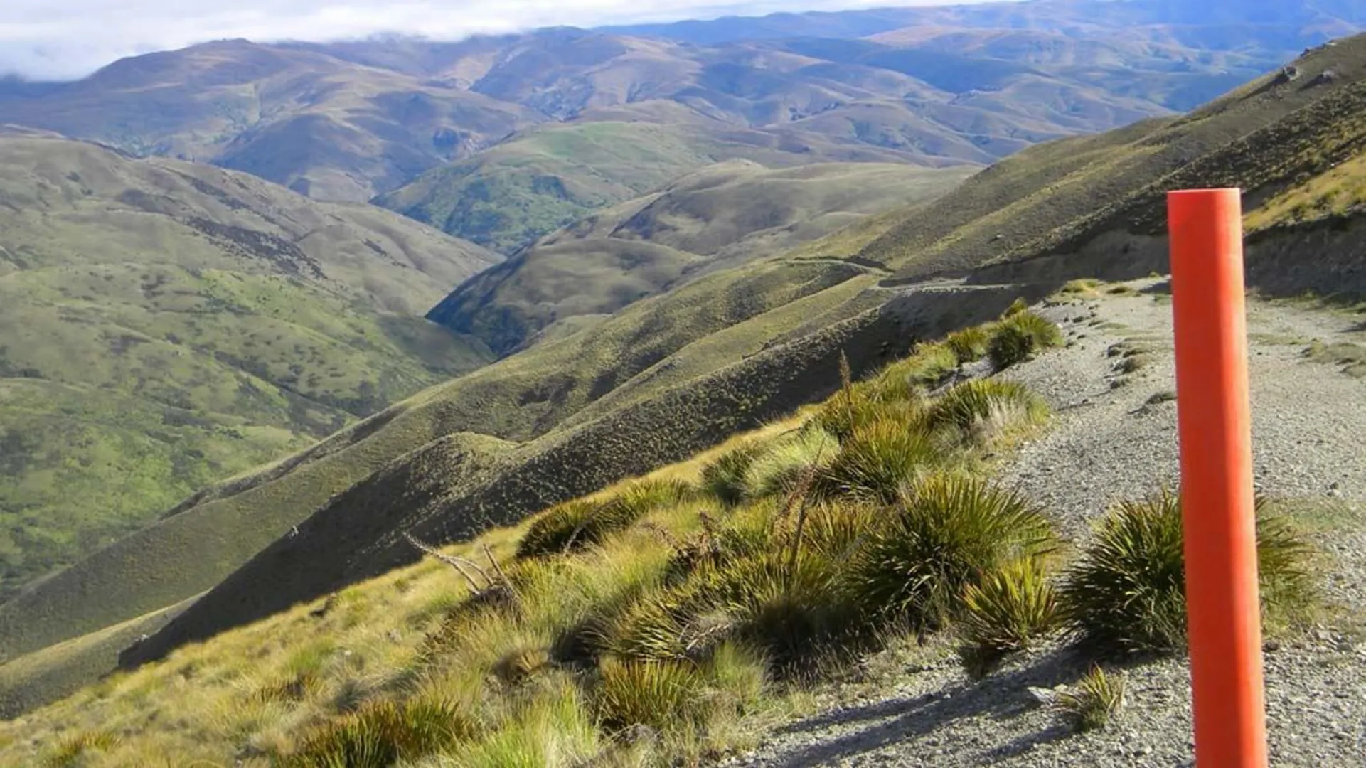An image depicting the trail Long Gully Carpark to Nook Road Carpark and its surrounding area.