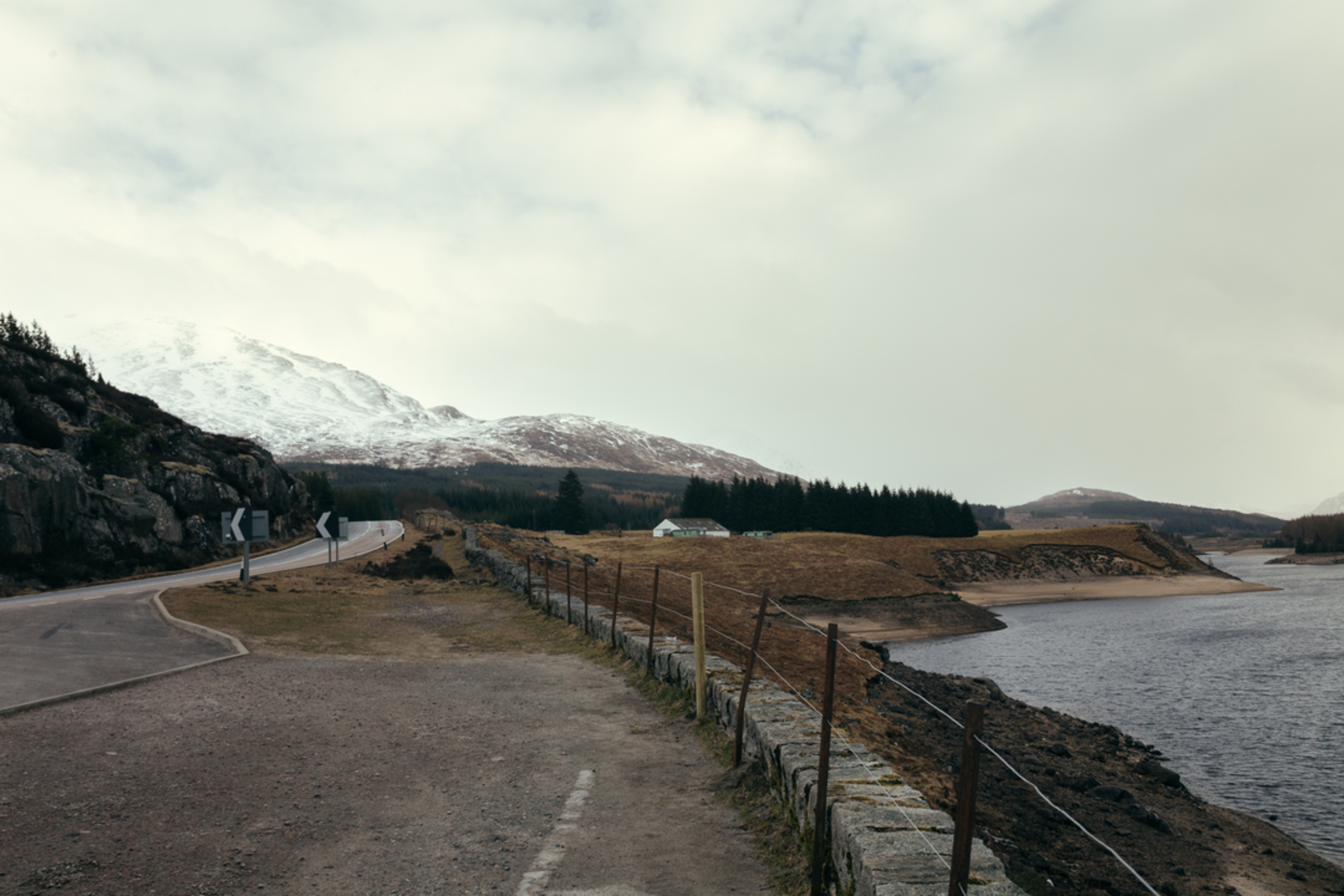 An image depicting the trail Beinn a' Chaorainn - Glen Spean Walk and its surrounding area.