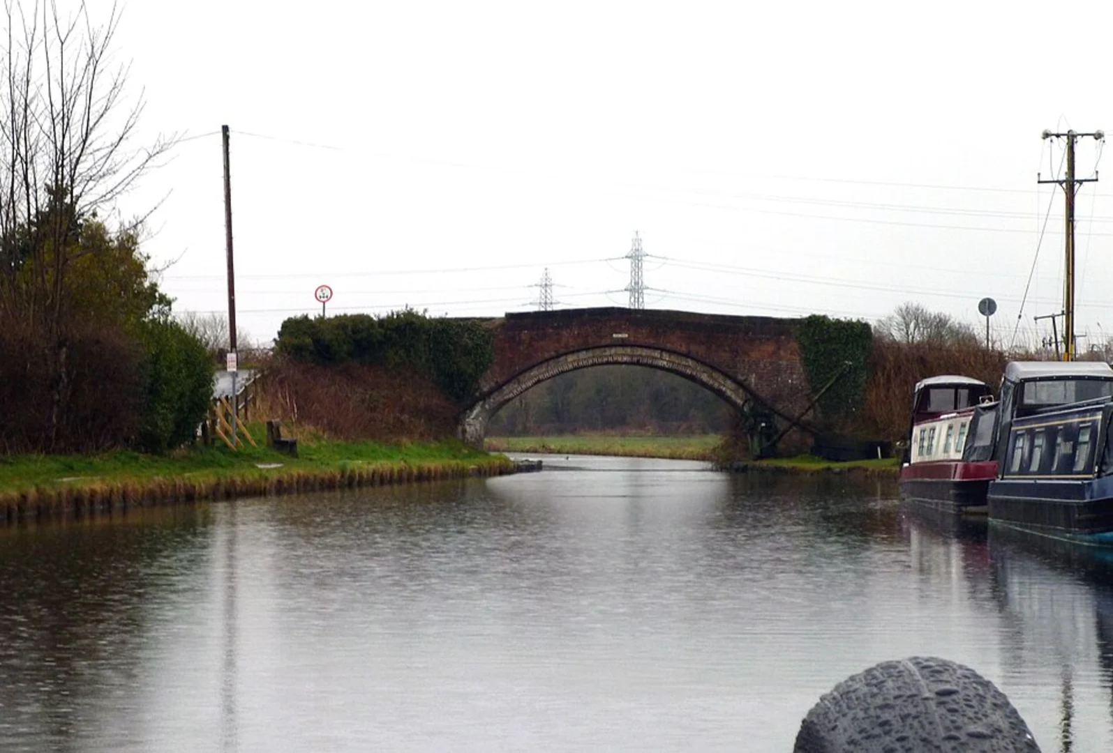 An image depicting the trail Bridgewater Canal Walk from Agden Bridge and its surrounding area.