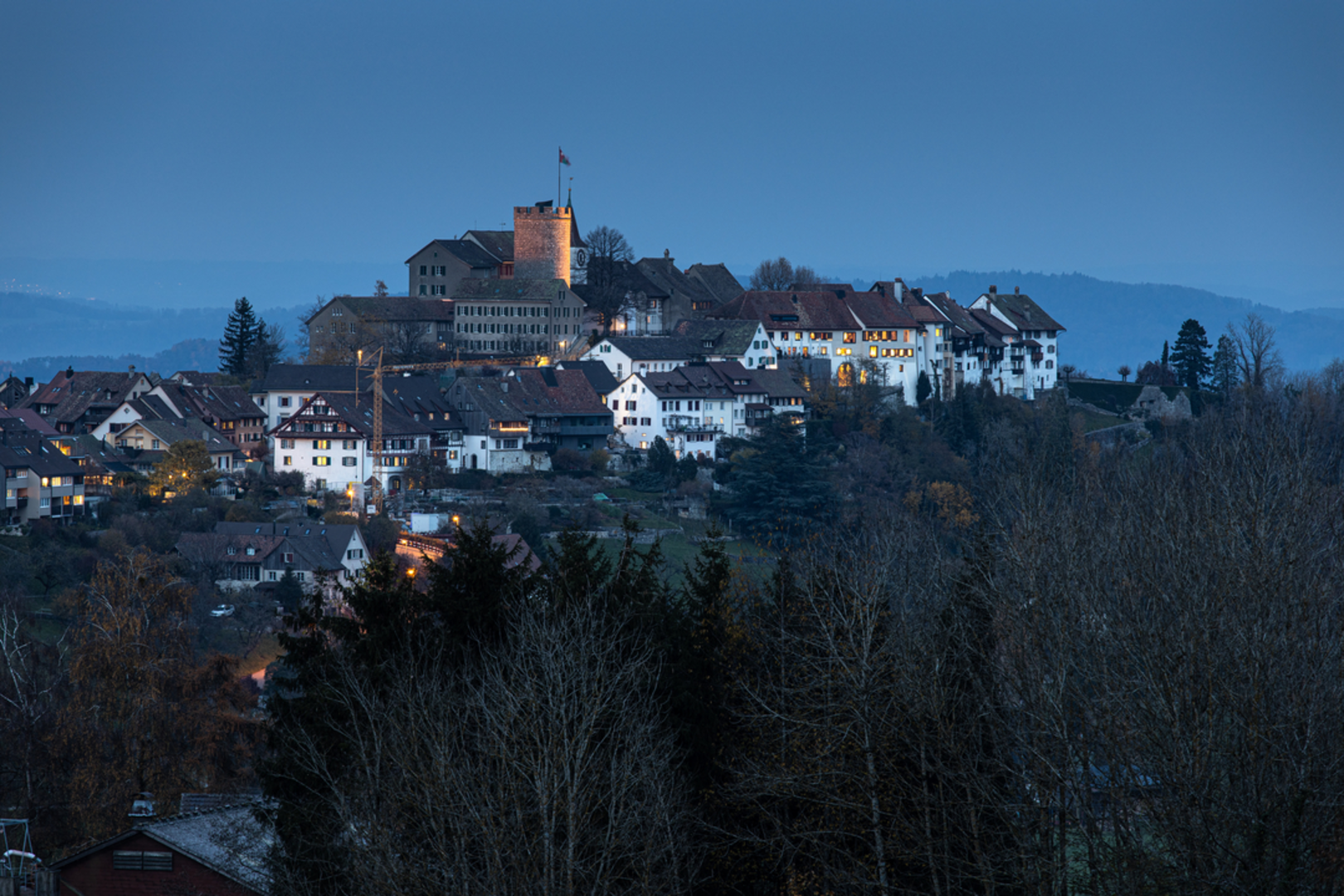 An image depicting the trail Dielsdorf - Regensberg Trail and its surrounding area.
