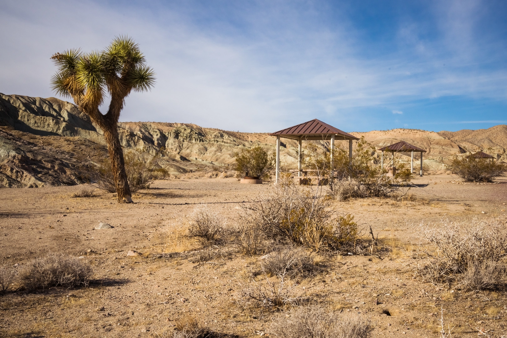 An image depicting the trail Owl Canyon Road and its surrounding area.