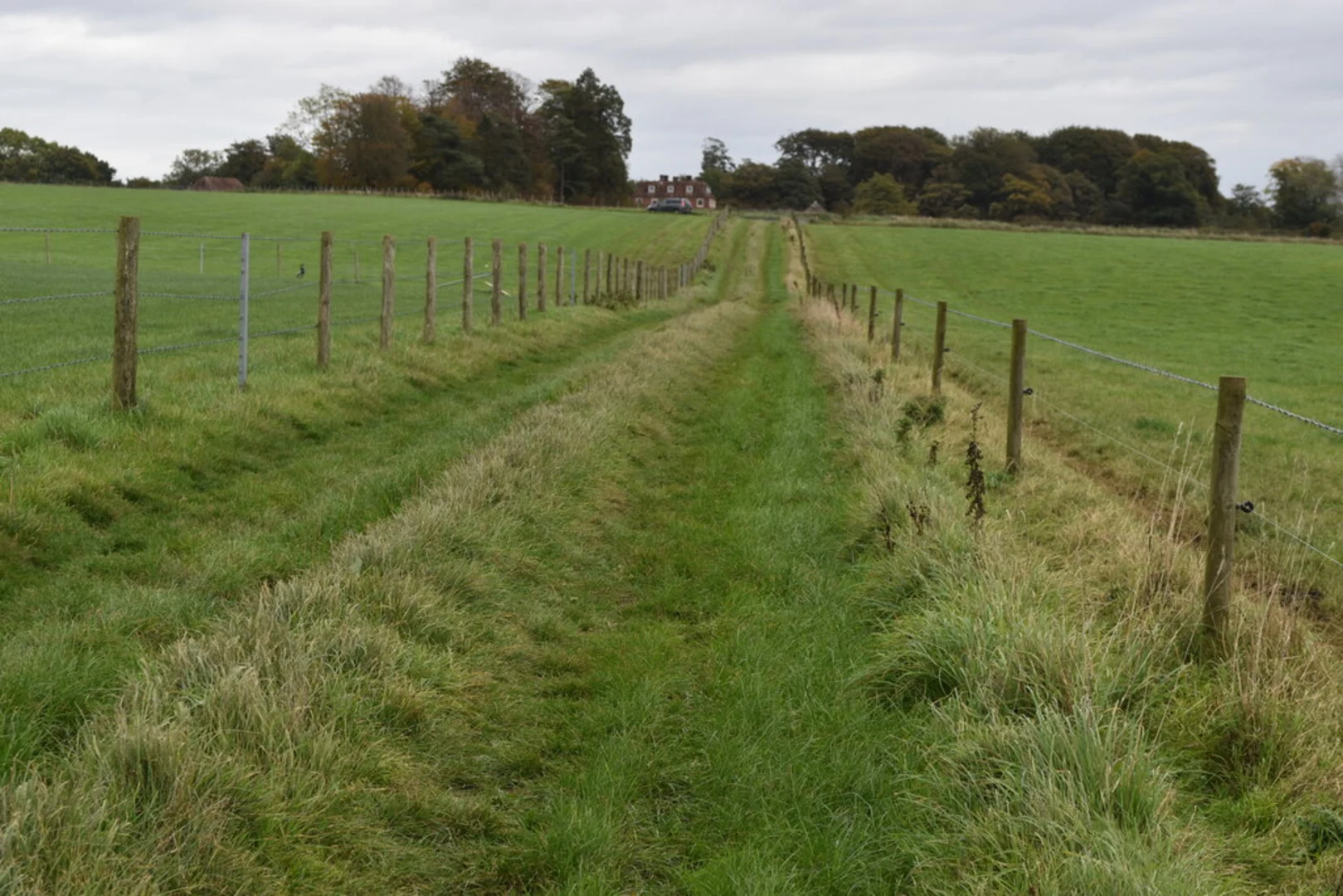 An image depicting the trail Windmill Down and Wayfarers Walk and its surrounding area.