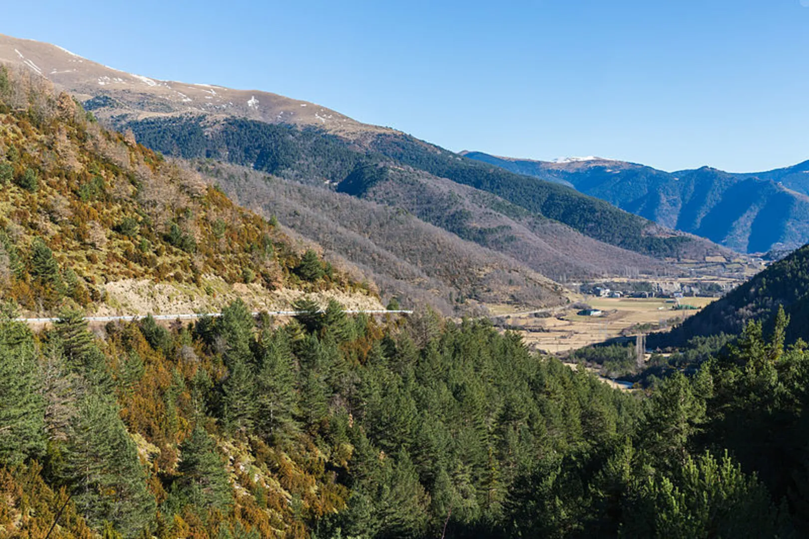 An image depicting the trail Oto - Linás de Broto PR HU 119 and its surrounding area.