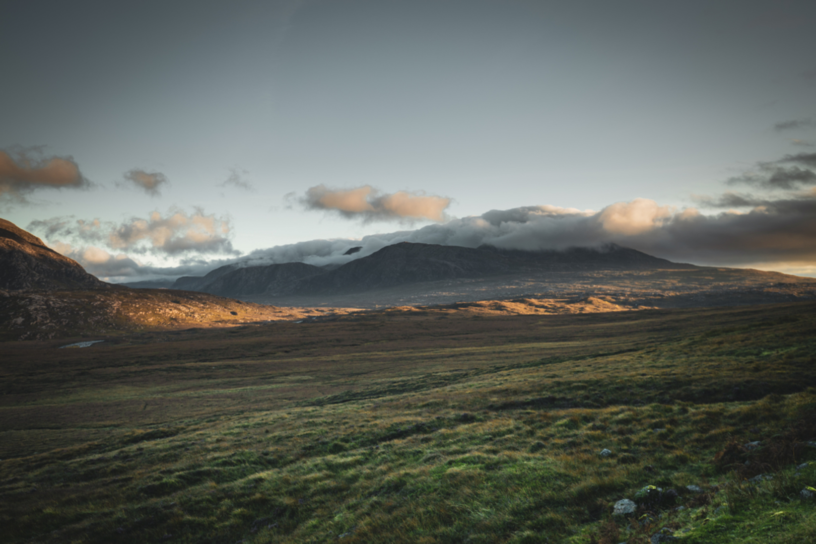 An image depicting the trail Foinaven Summit and its surrounding area.