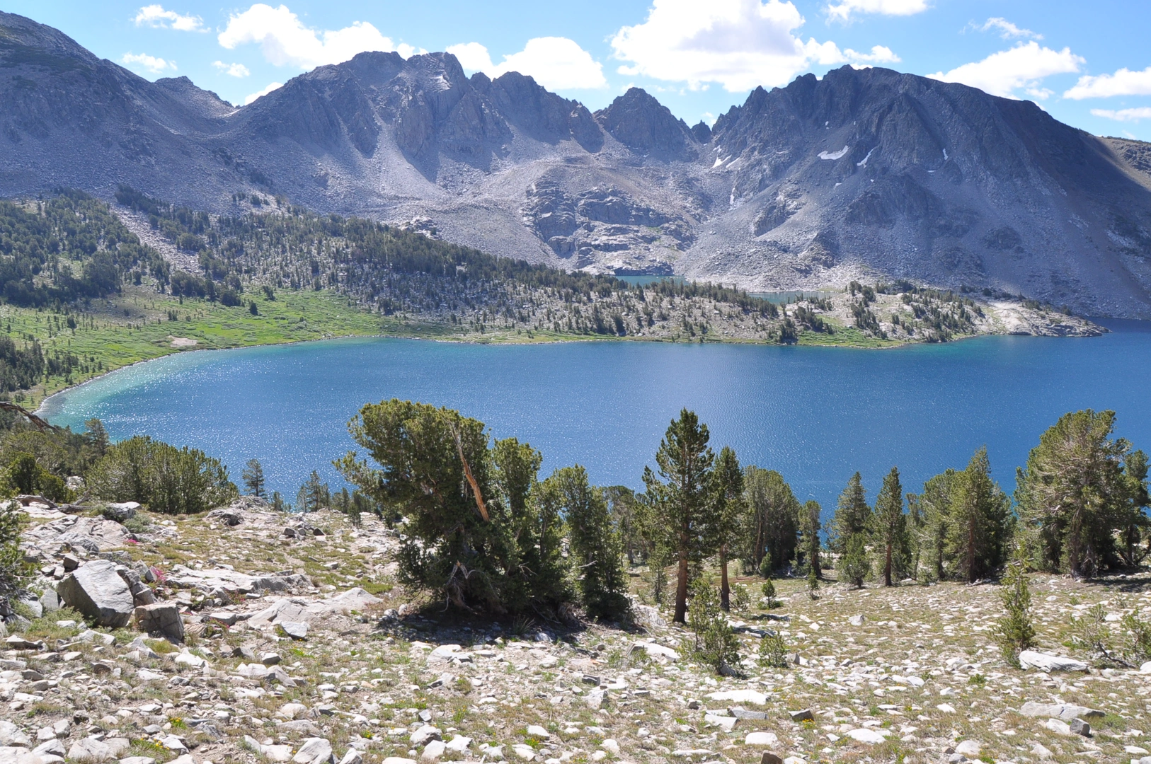 An image depicting the trail Duck Lake via Mammoth Crest Trail and its surrounding area.