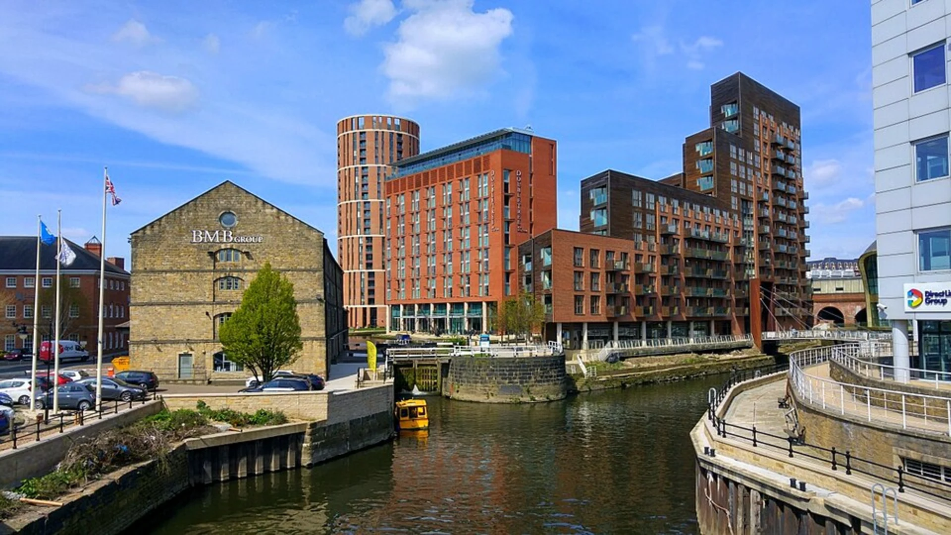 An image depicting the trail Aire Valley Towpath Short Walk - Leeds and its surrounding area.
