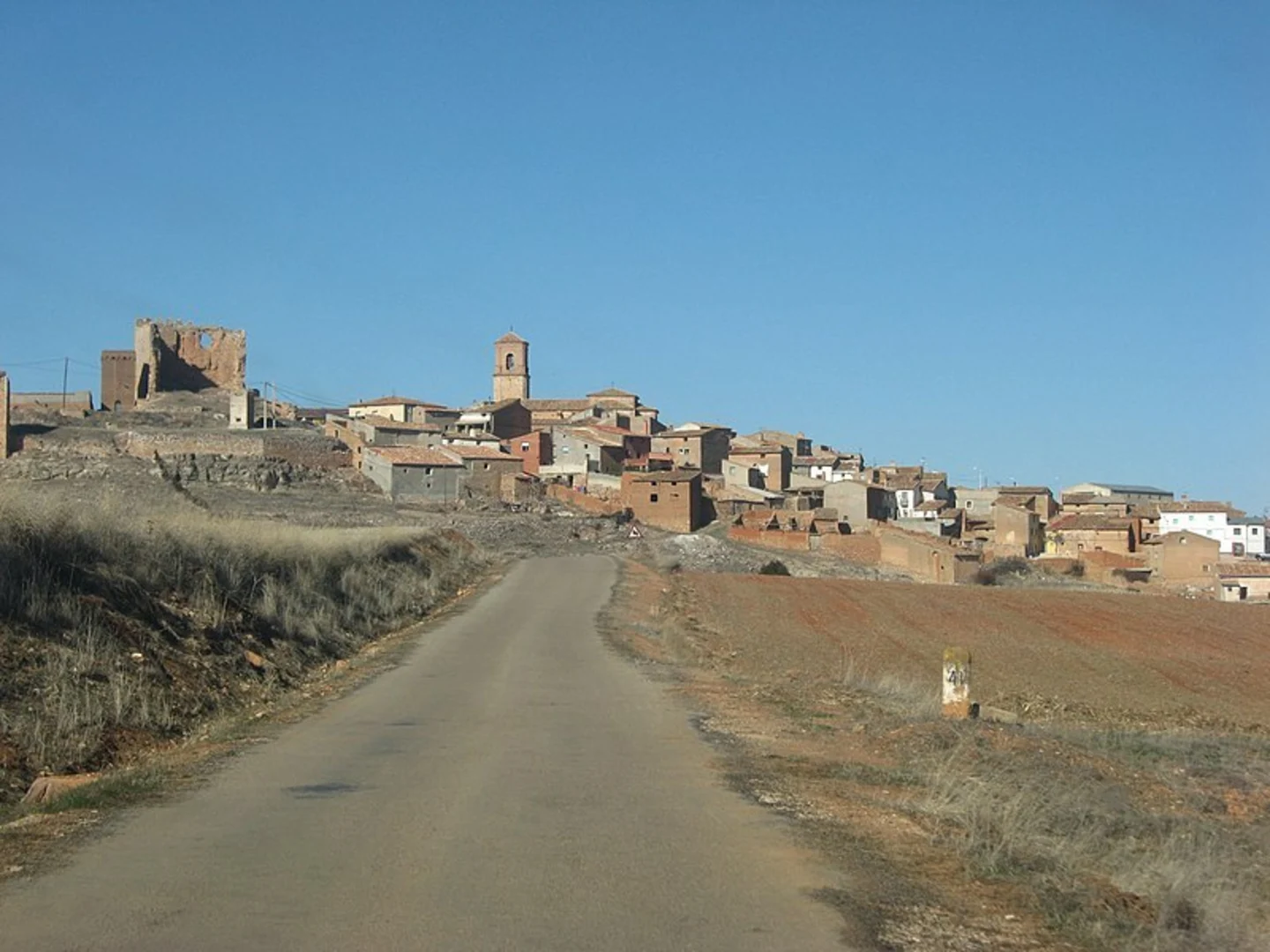 An image depicting the trail Sisamón - Torre del Moro SL Z 58 and its surrounding area.
