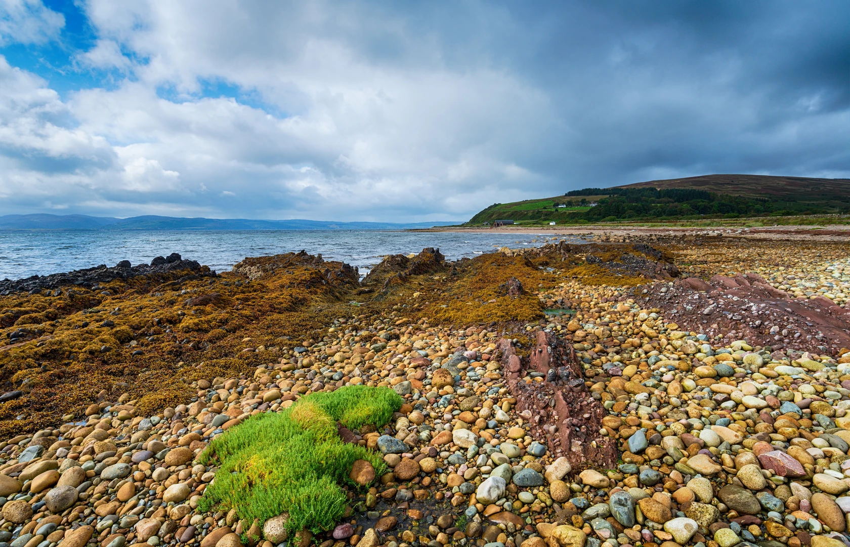 An image depicting the trail Loch Lorsa, Loch Tanna, Cnoc Breac, Sail Chalmadale and Loch Sail Chalmadale Loop and its surrounding area.
