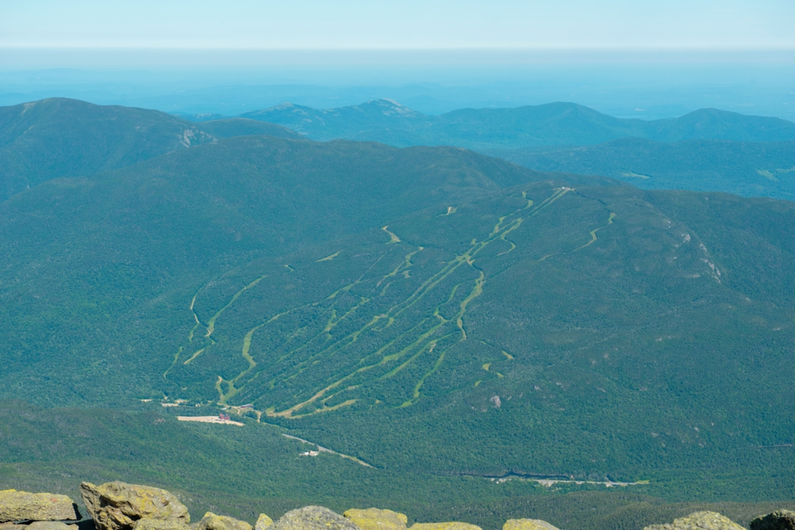 An image depicting the trail Georges Gorge Trail via Appalachian Loop Trail and its surrounding area.