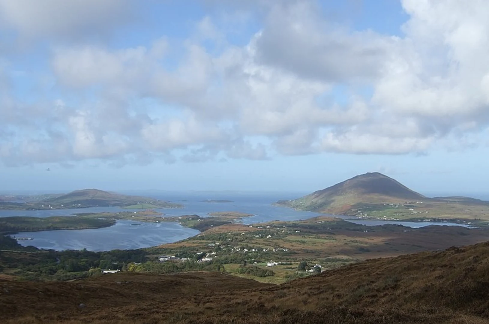 An image depicting the trail Lower Diamond Hill Walk from Letterfrack and its surrounding area.