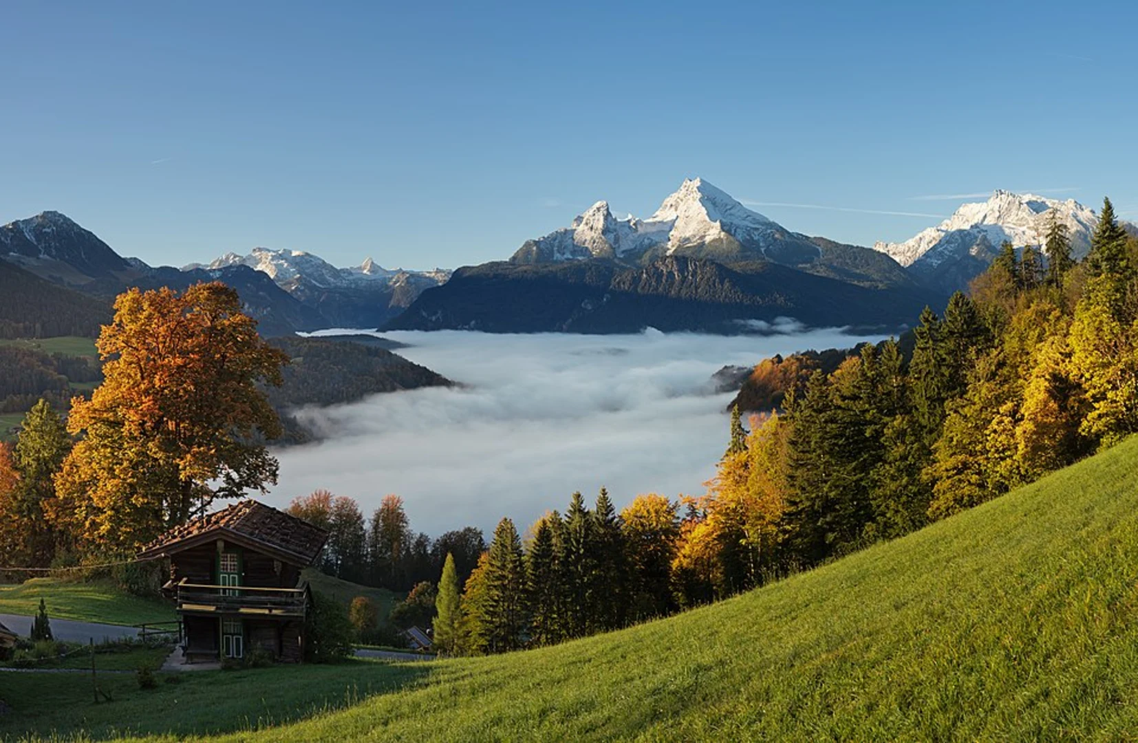 An image depicting the trail Königssee and Königsseer Ache Loop via Berchtesgaden and its surrounding area.