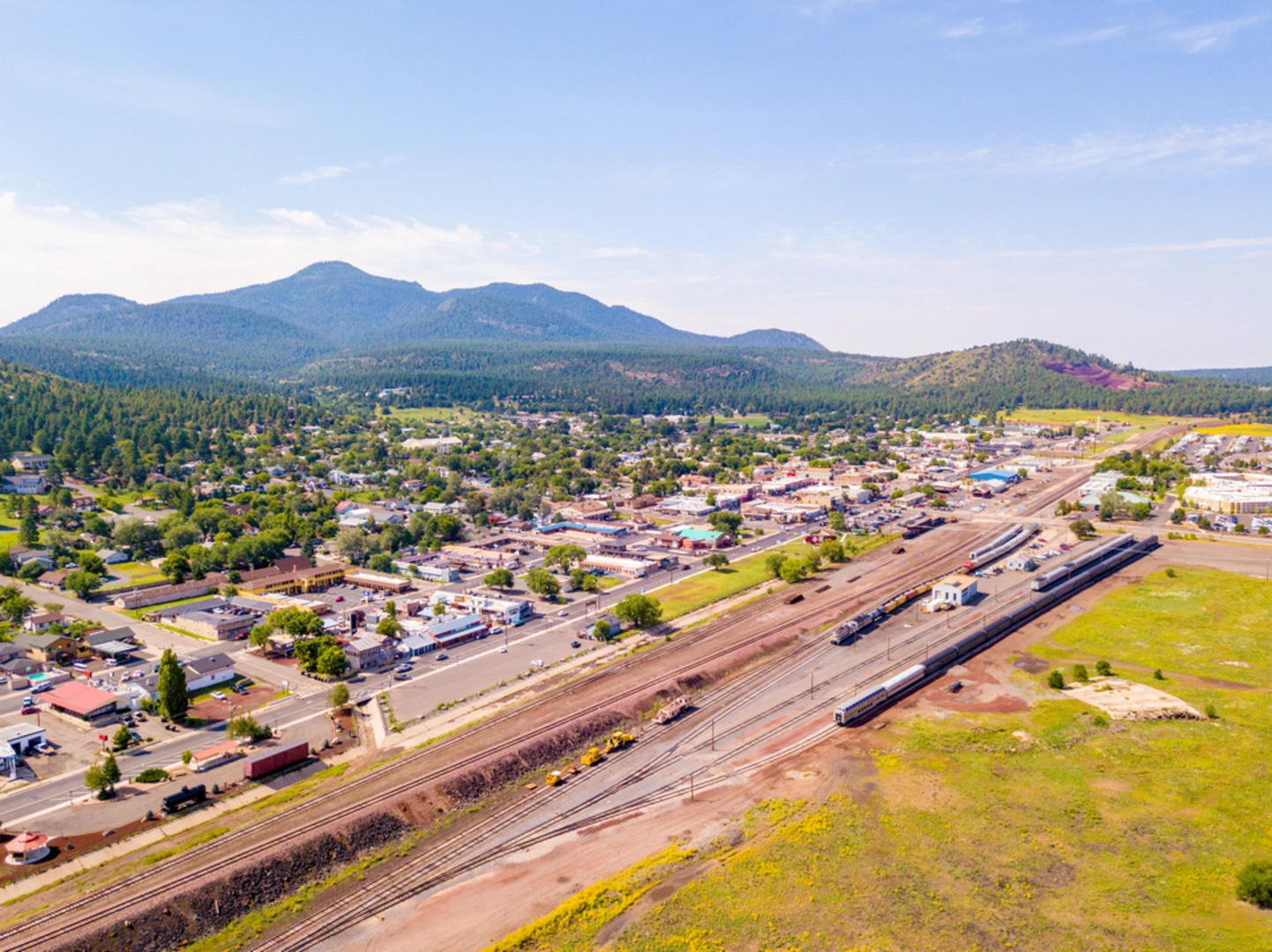 An image depicting the trail City of Williams Link Trail and its surrounding area.