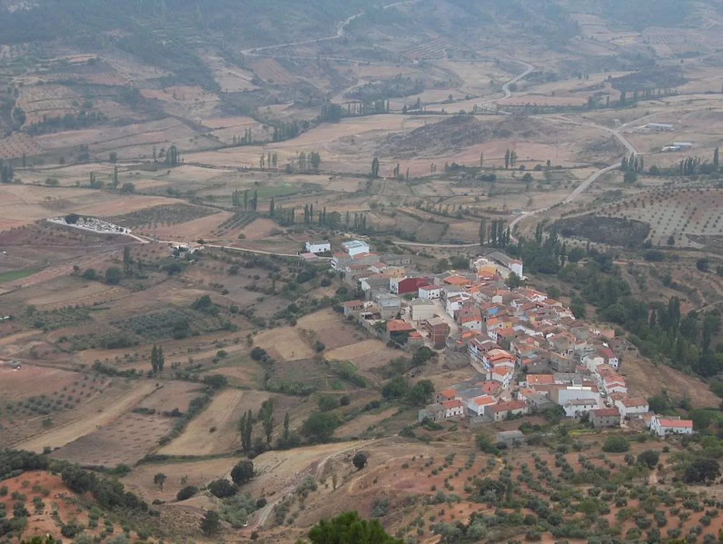 An image depicting the trail Paterna del Madera to Vegallera and its surrounding area.