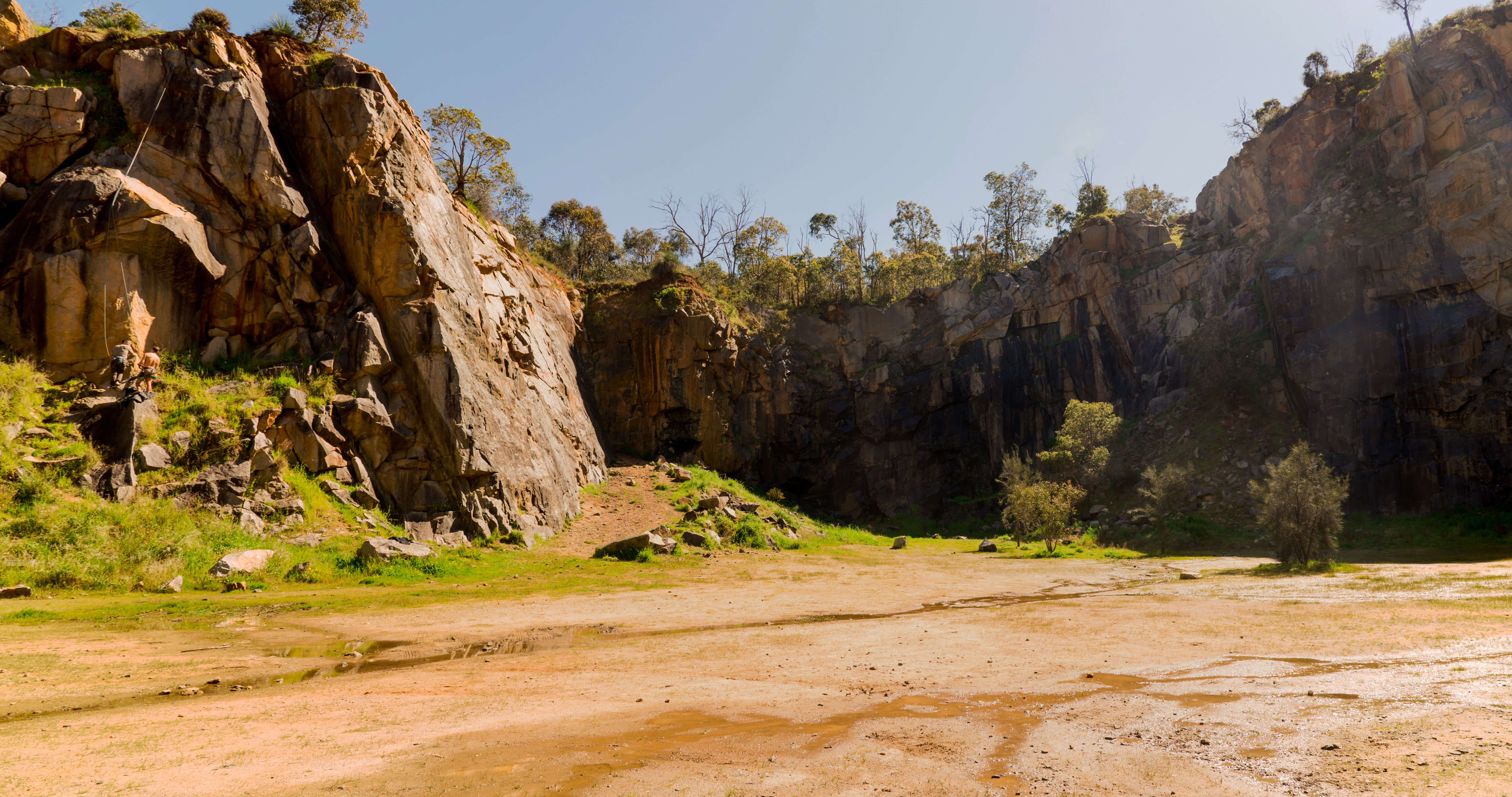 An image depicting the trail Greenmount National Park and its surrounding area.