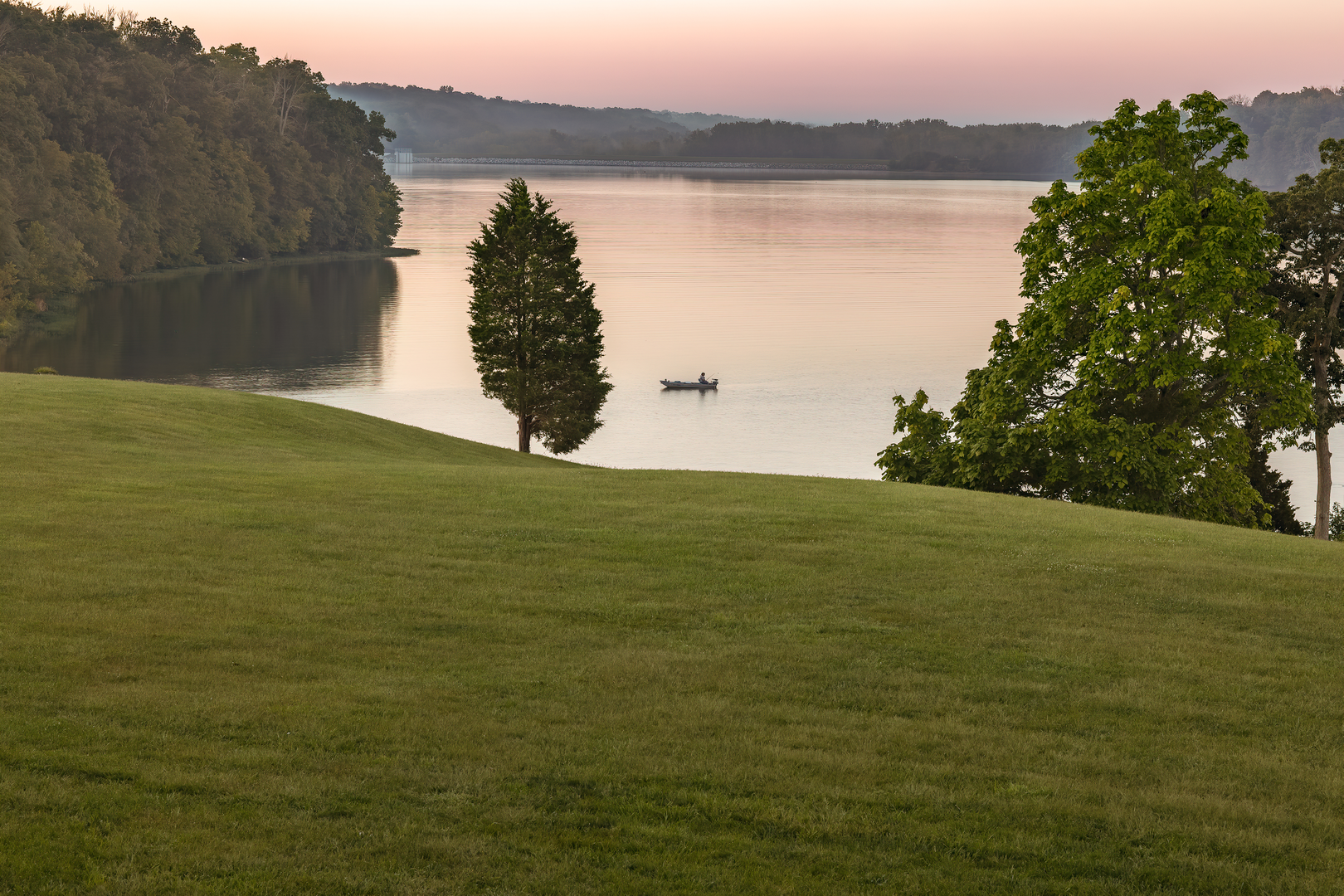 An image depicting the trail Acton Lake via W Shore Trail and Big Woods Trail and its surrounding area.