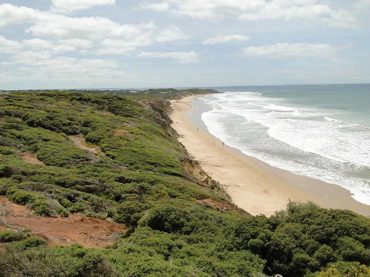 An image depicting the trail Surf Coasting Walk and its surrounding area.