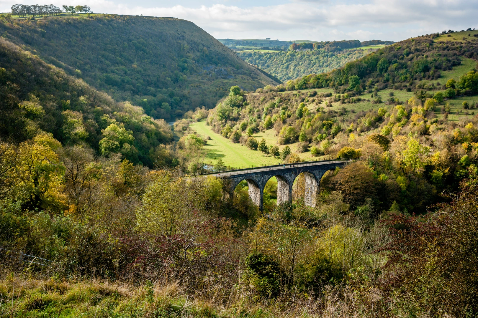 An image depicting the trail Medlock Valley Way and its surrounding area.