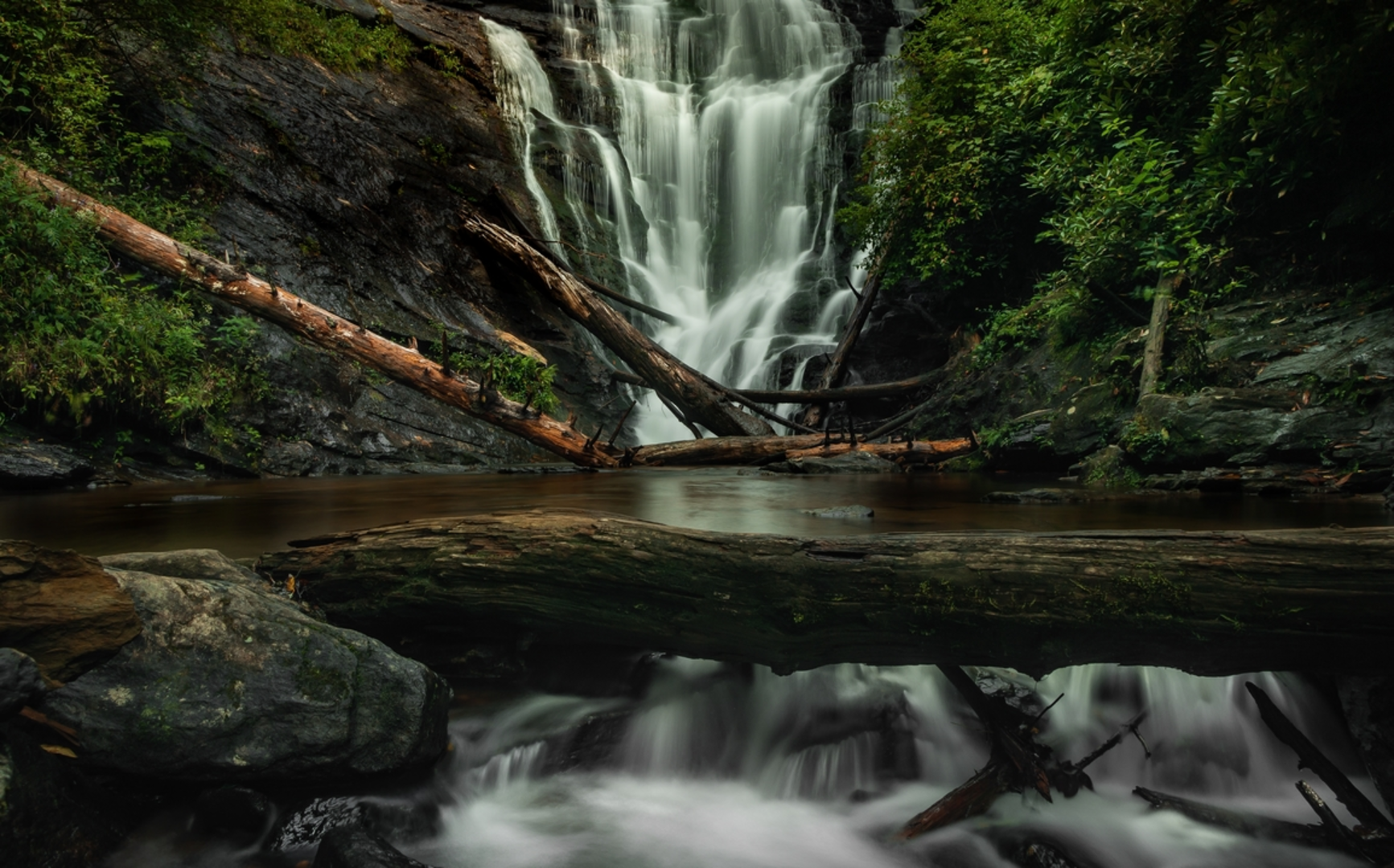 An image depicting the trail Chattooga Hiking Trail and its surrounding area.